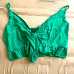 •Green 2 piece ribbed set 
•Size-Large